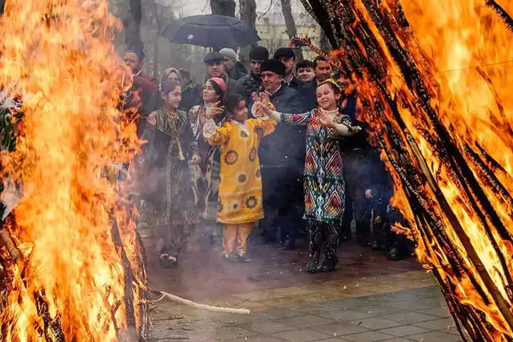 САДА ҶАШНИ МУЛУКИ НОМДОР АСТ